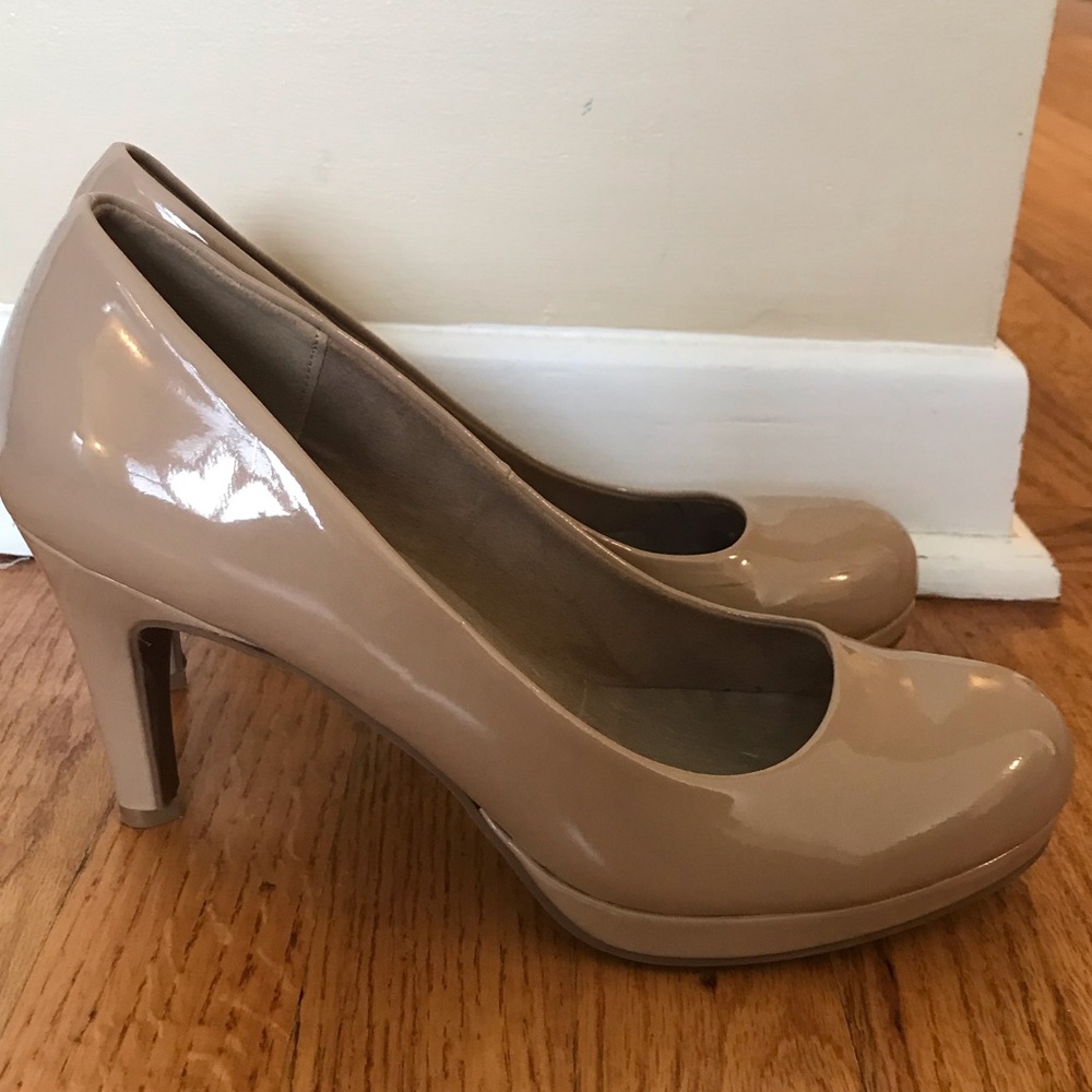 CL by Laundry 8.5 Nude Pump